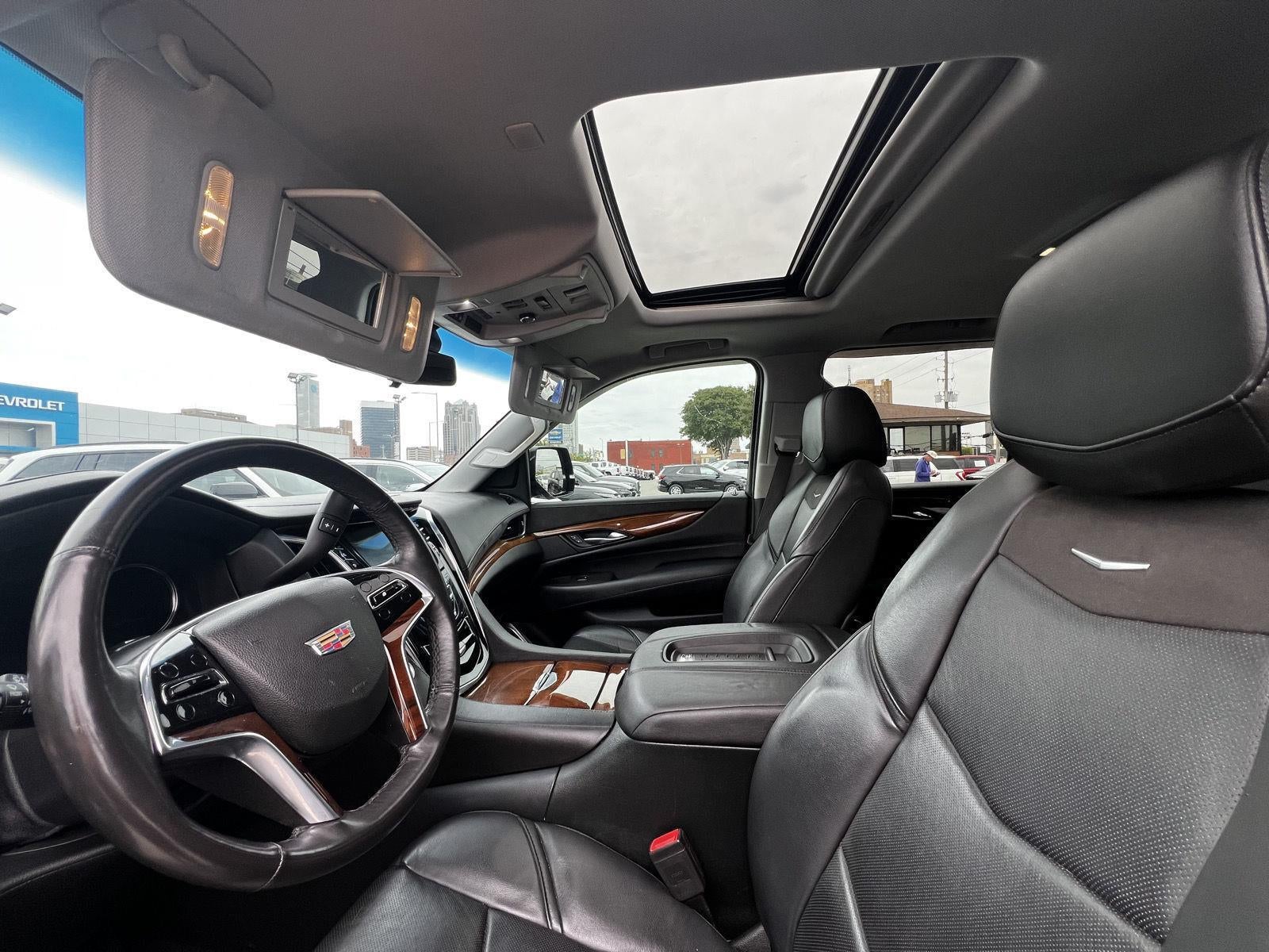 2017 Cadillac Escalade Luxury