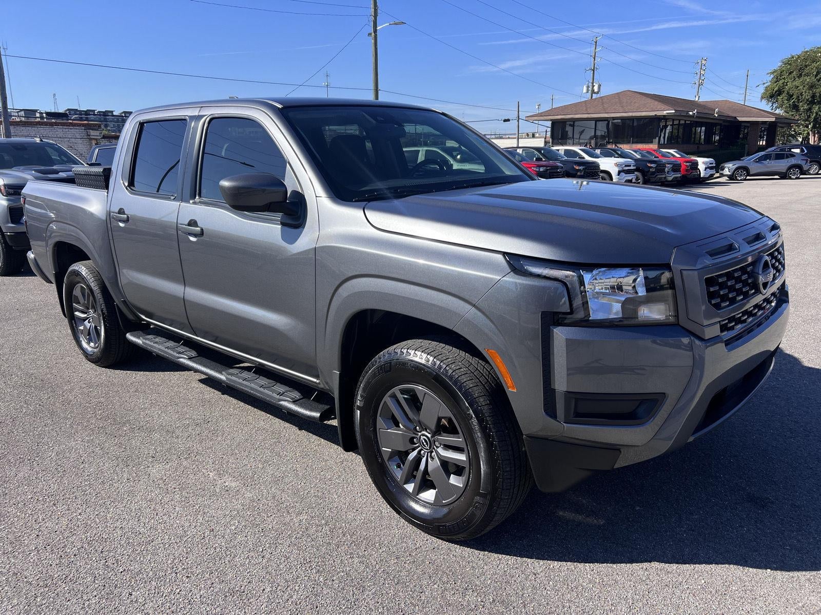 2025 Nissan Frontier SV