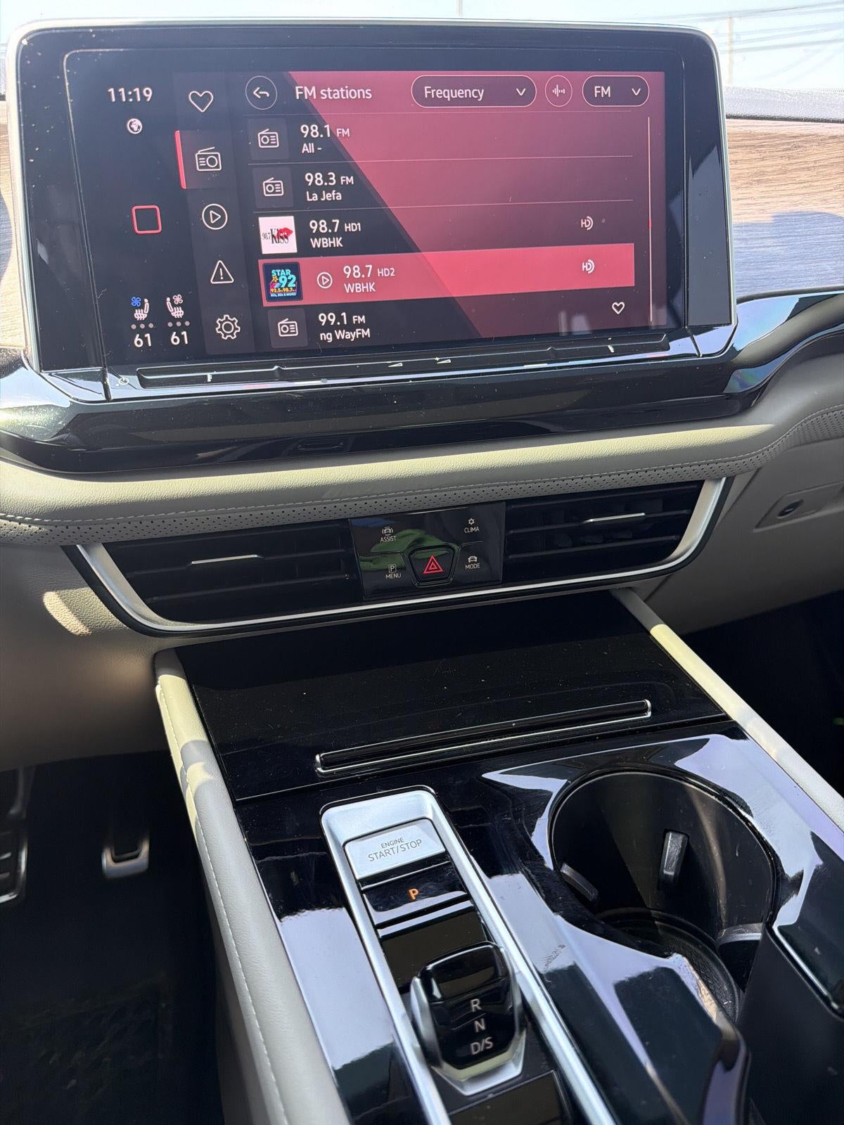 2025 Volkswagen Atlas 2.0T SEL Premium R-Line