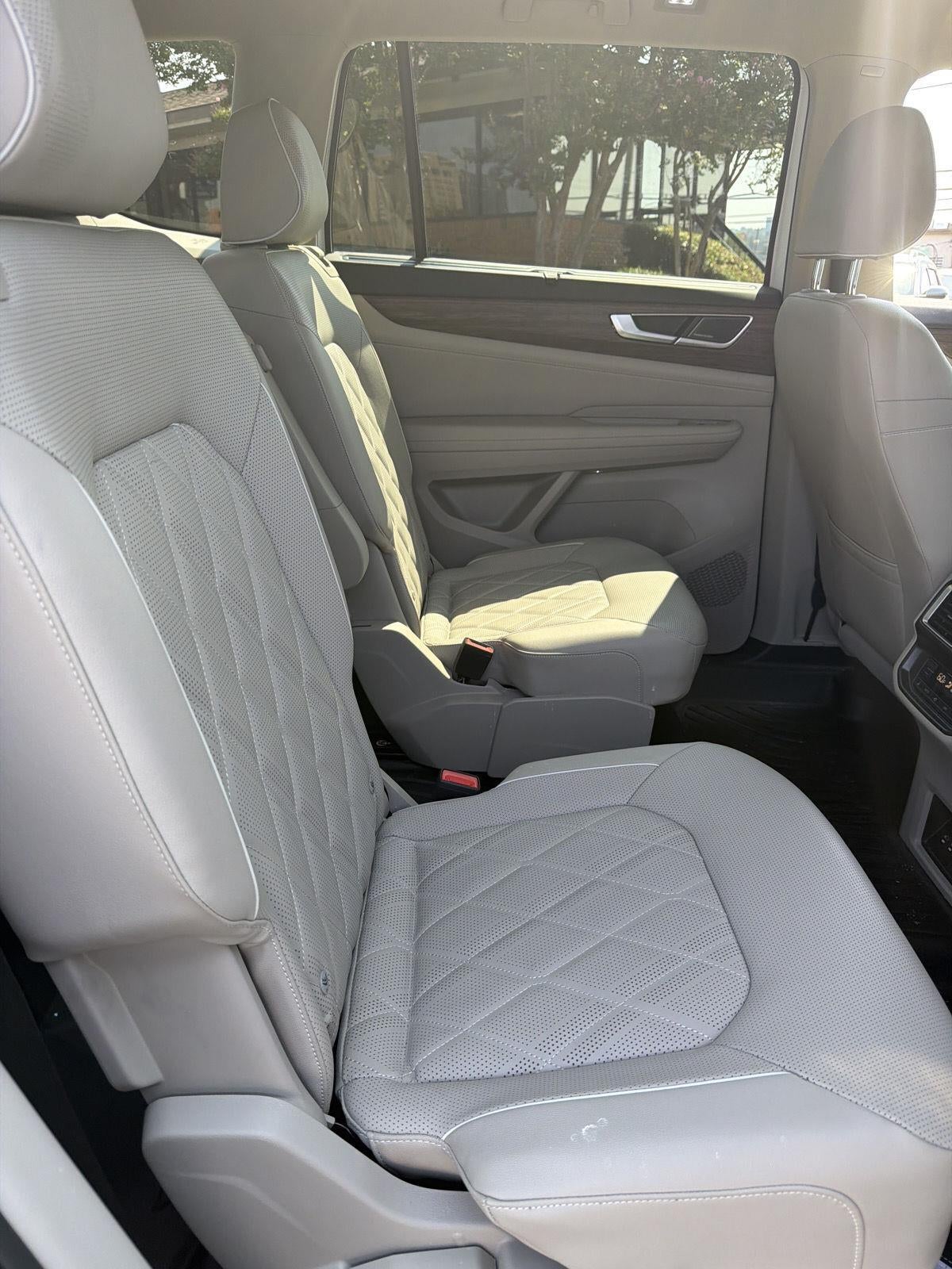 2025 Volkswagen Atlas 2.0T SEL Premium R-Line