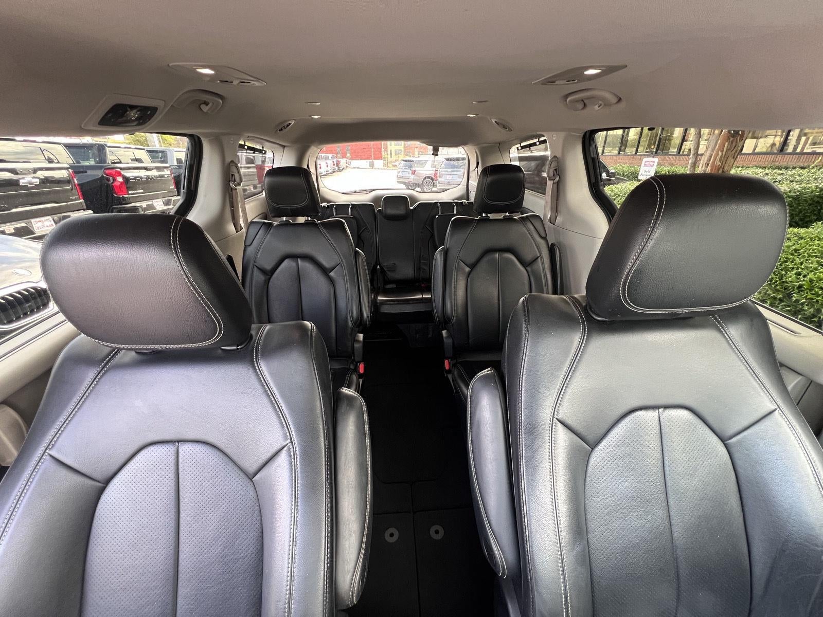 2022 Chrysler Pacifica Touring L