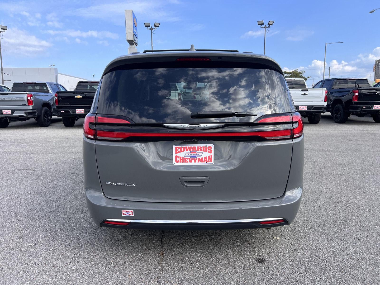 2022 Chrysler Pacifica Touring L