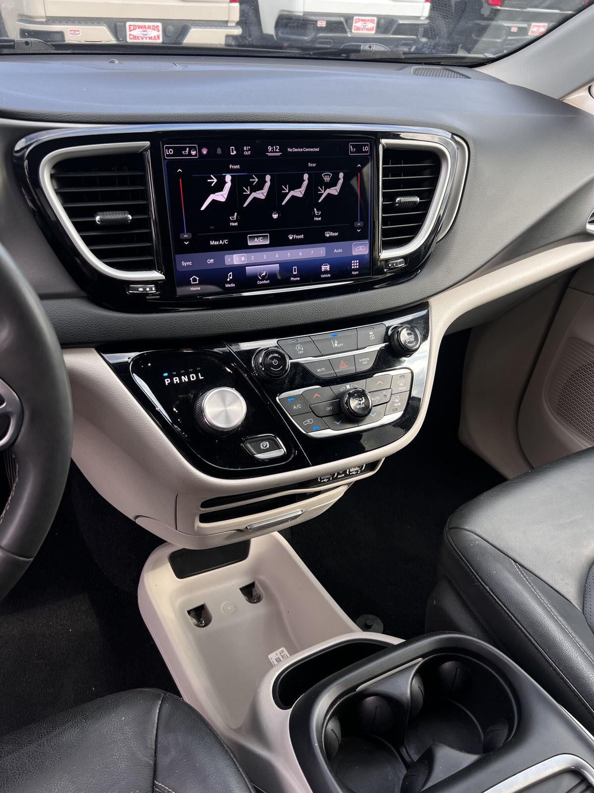 2022 Chrysler Pacifica Touring L