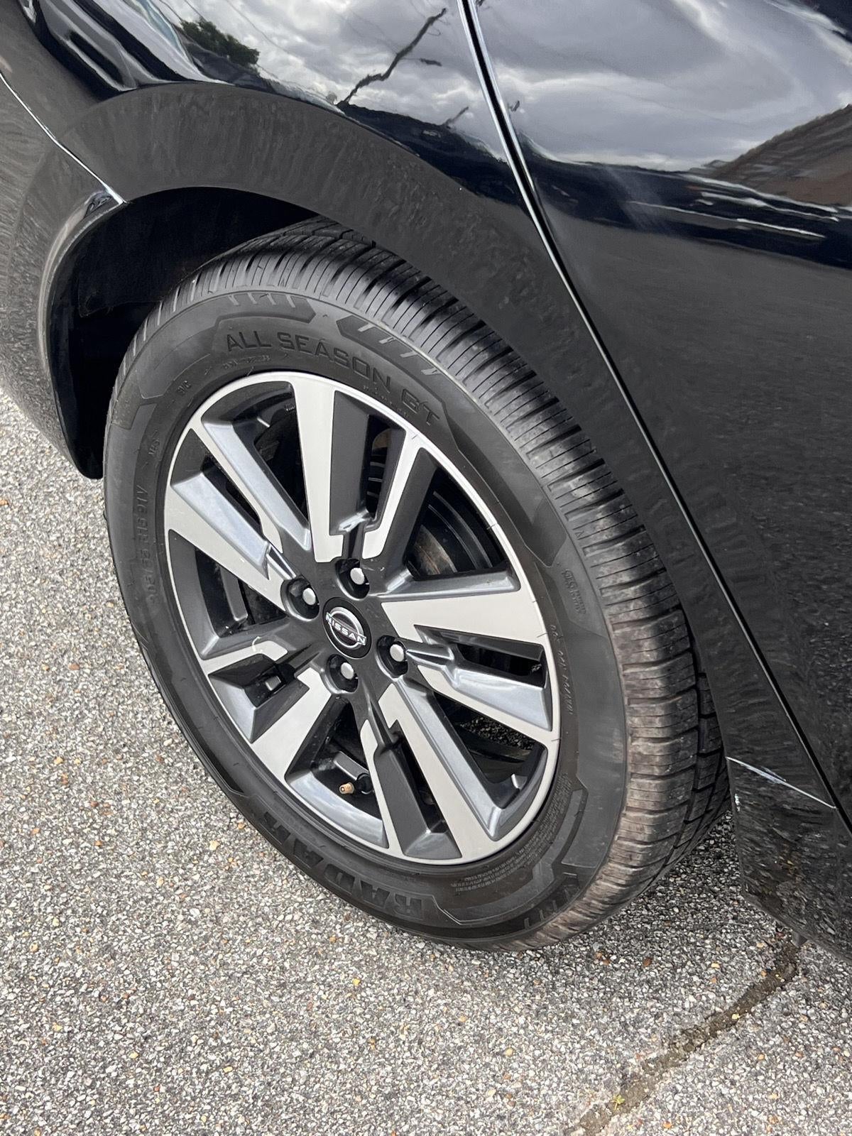 2024 Nissan Versa SV