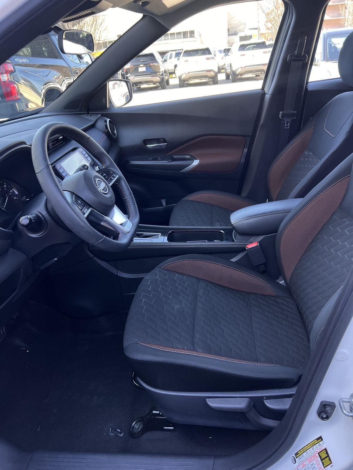 2023 Nissan Kicks SR