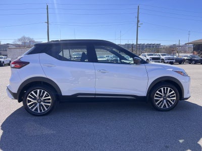 2023 Nissan Kicks SR