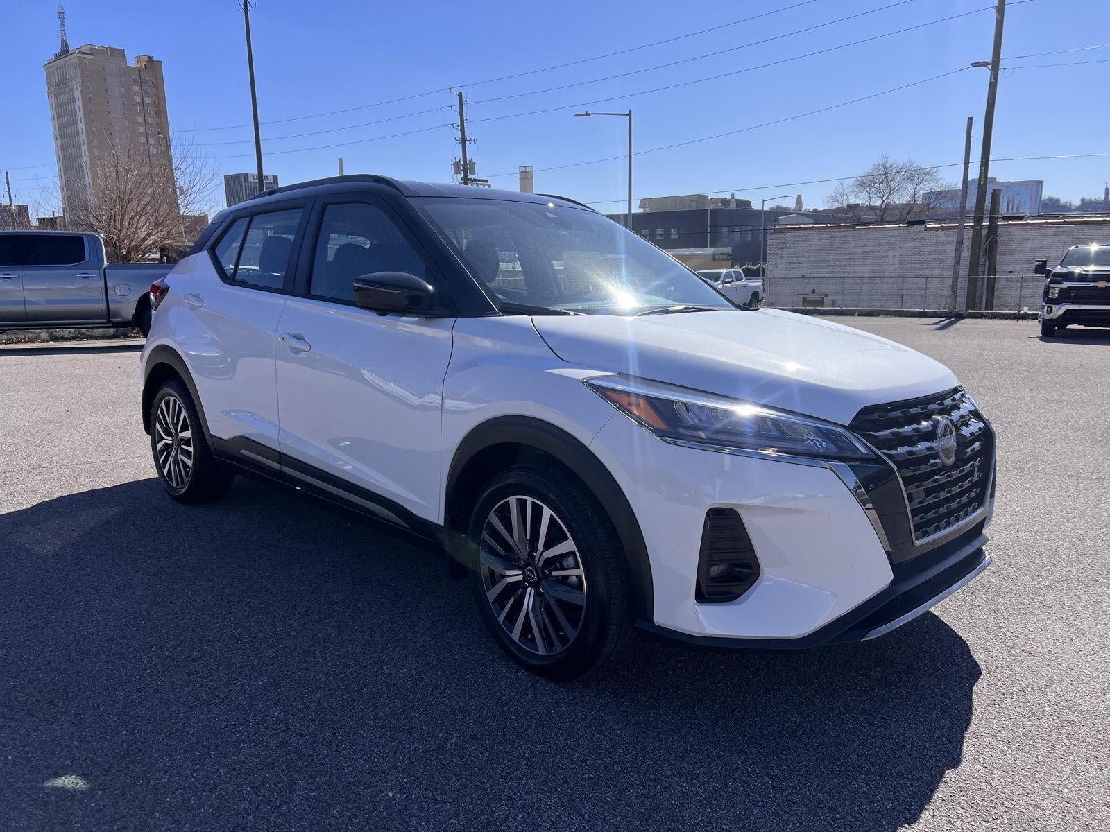 2023 Nissan Kicks SR