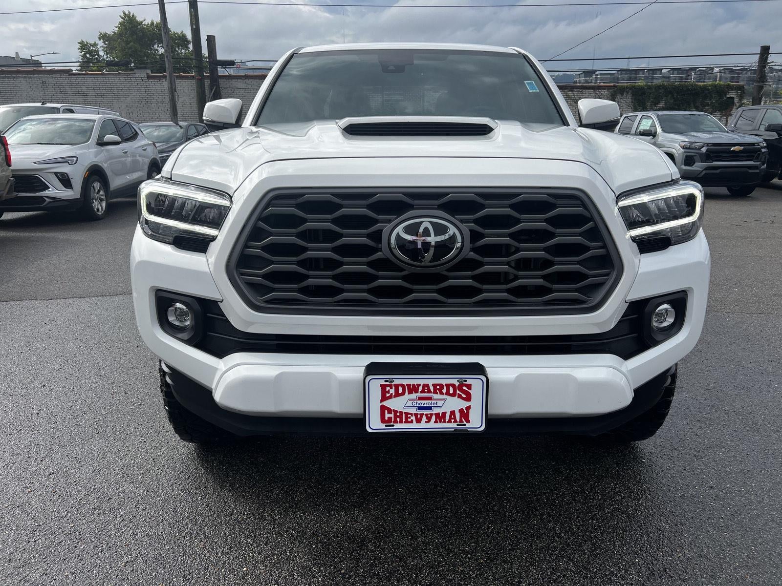 2022 Toyota Tacoma 4WD SR