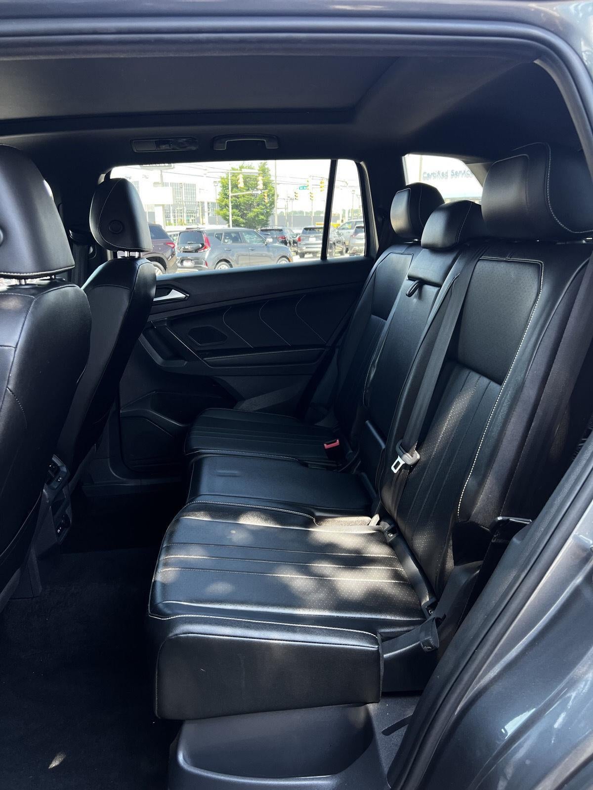 2022 Volkswagen Tiguan SE R-Line Black