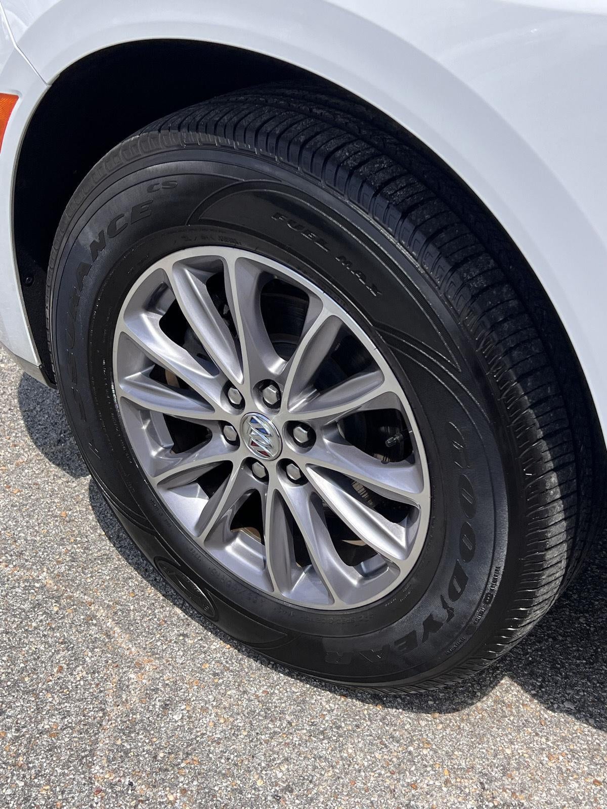 2023 Buick Enclave Essence