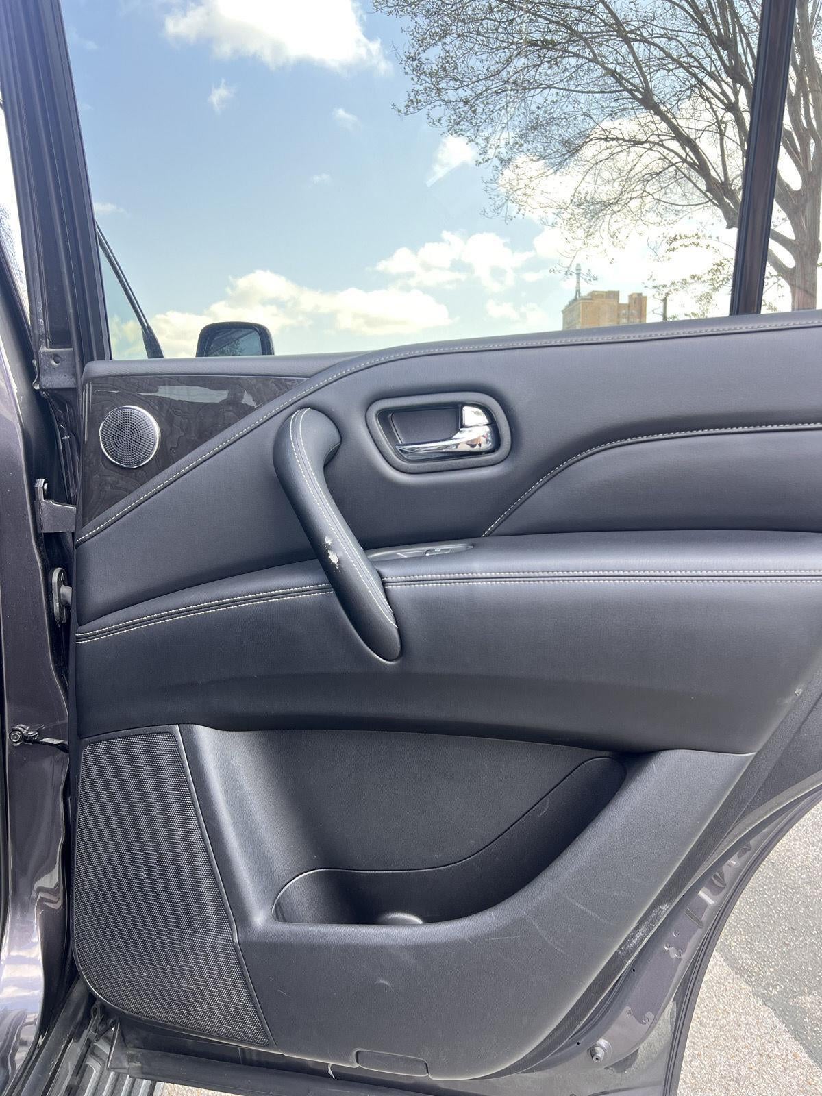 2024 INFINITI QX80 LUXE