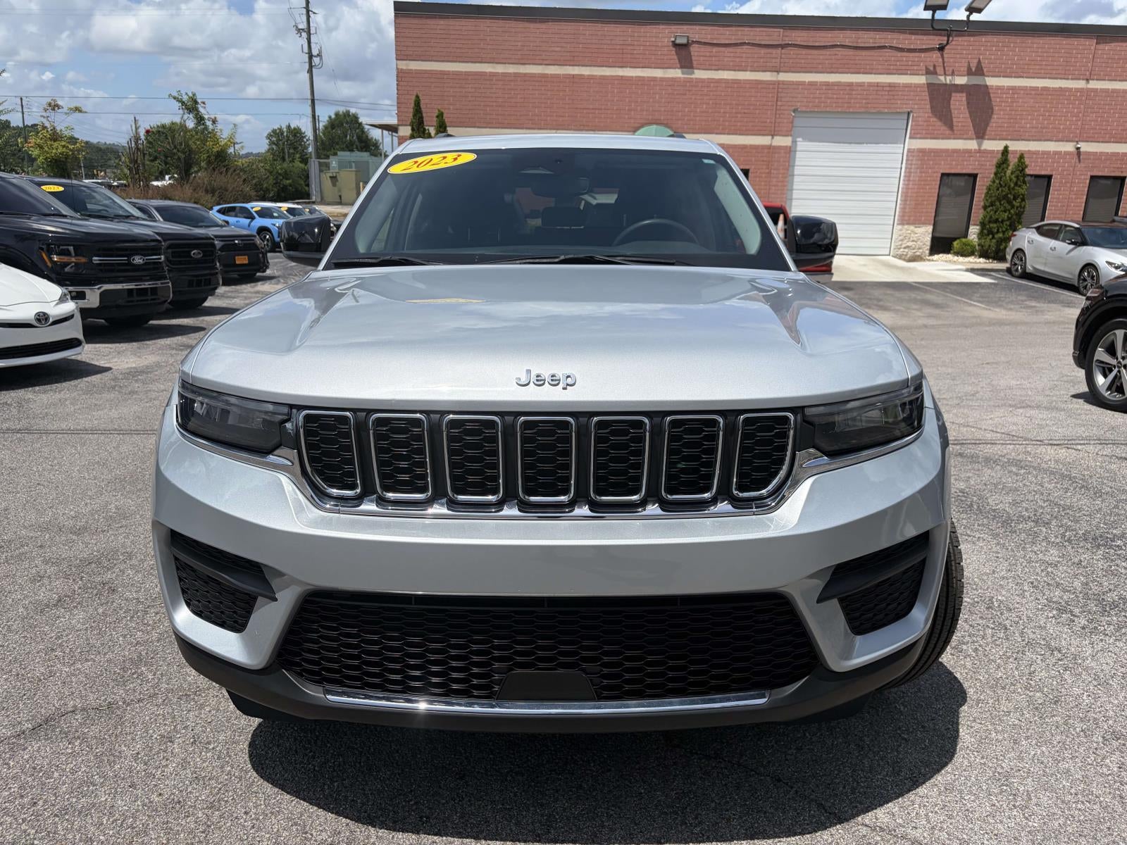 2023 Jeep Grand Cherokee Laredo