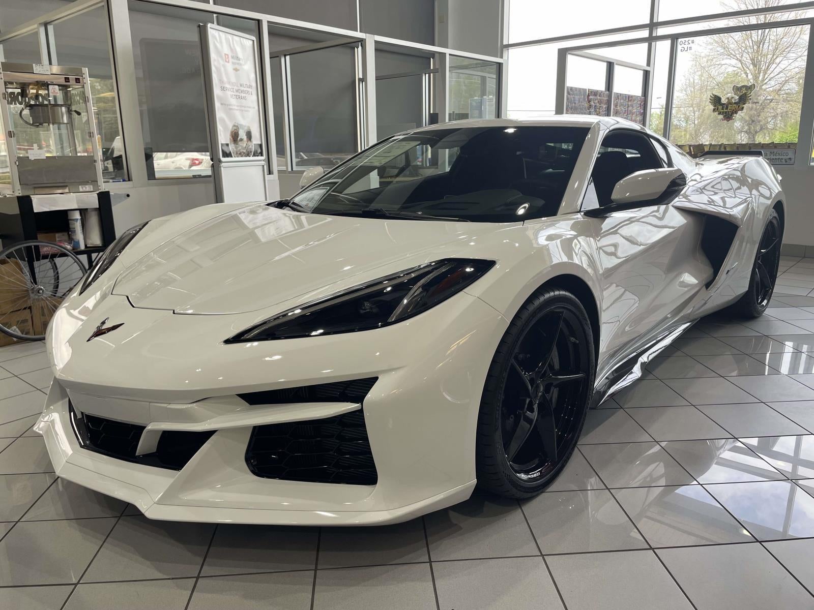 2025 Chevrolet Corvette E-Ray 1LZ