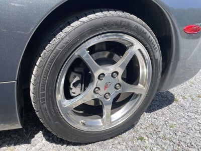 2004 Chevrolet Corvette Base