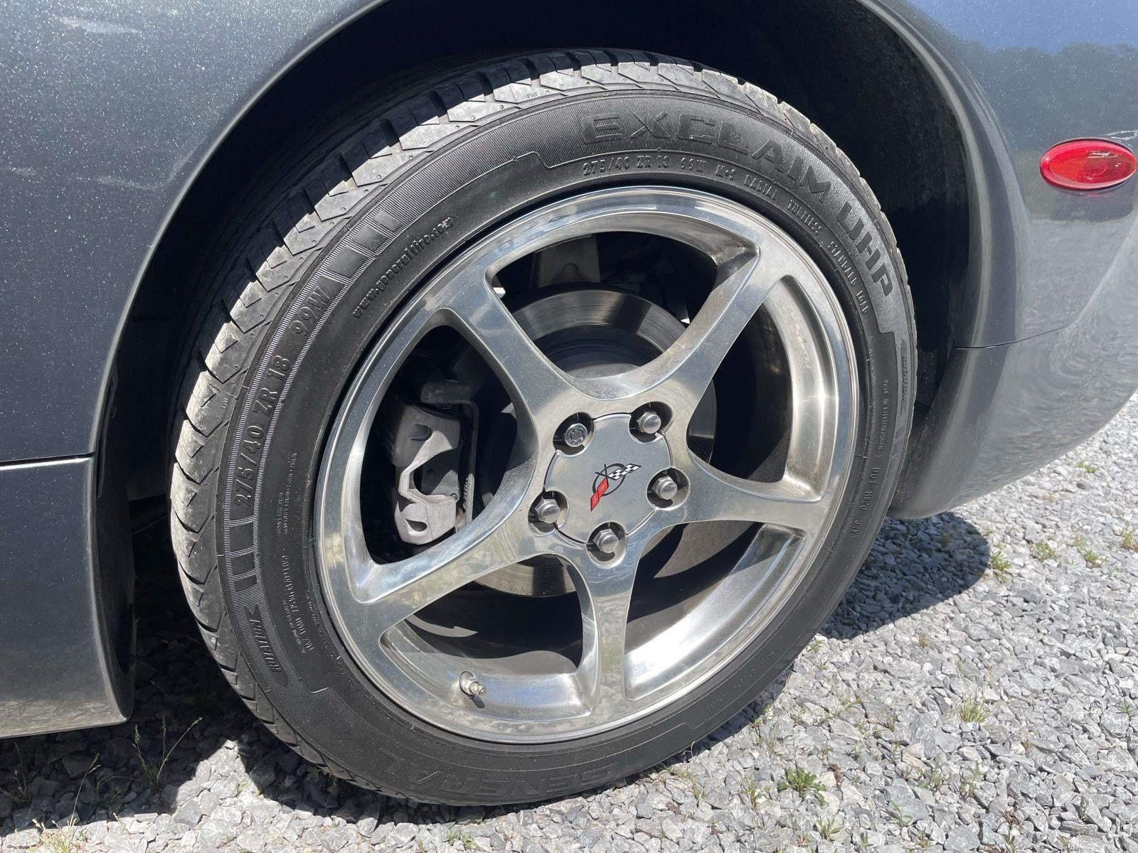 2004 Chevrolet Corvette Base