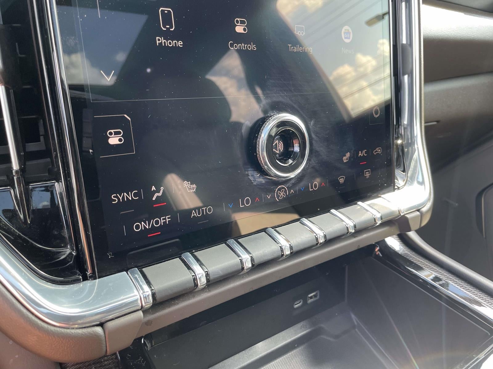 2025 GMC Yukon Elevation