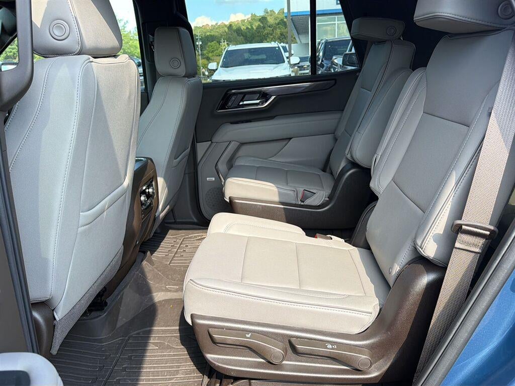 2025 GMC Yukon Elevation