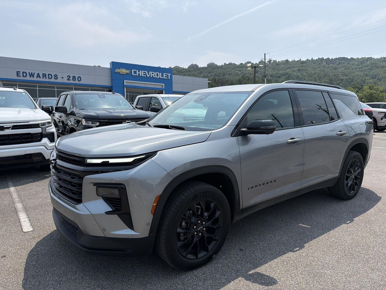 2024 Chevrolet Traverse LT