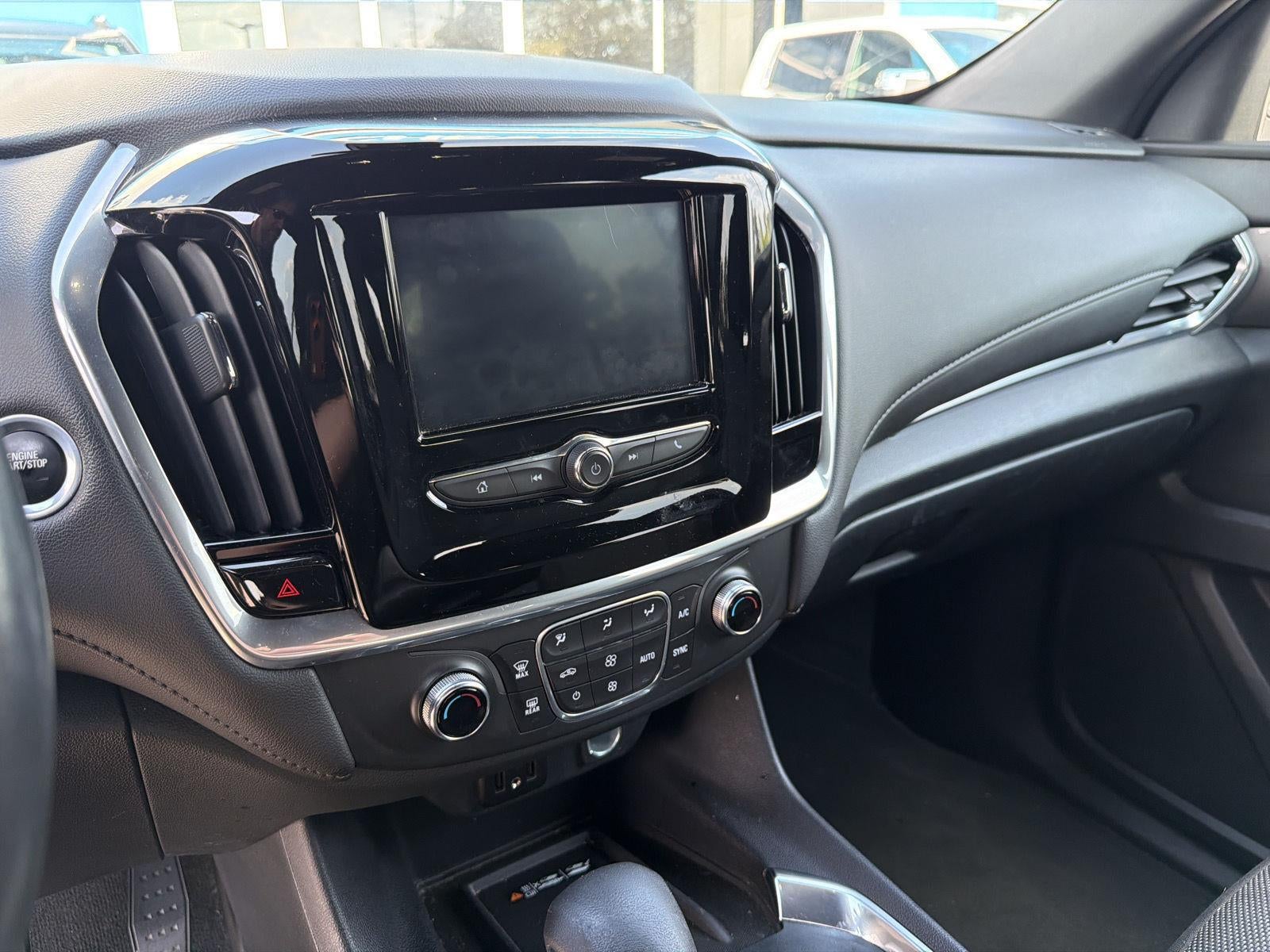 2022 Chevrolet Traverse LT Cloth