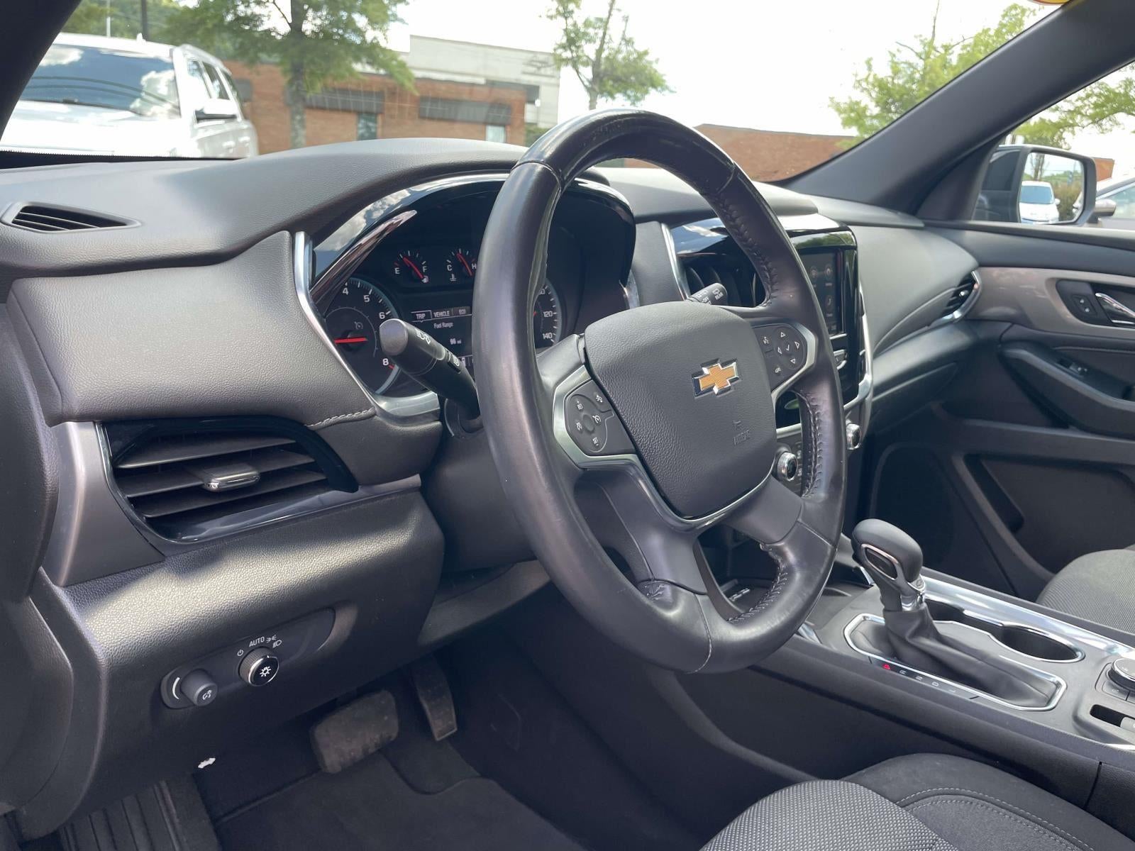 2022 Chevrolet Traverse LT Cloth