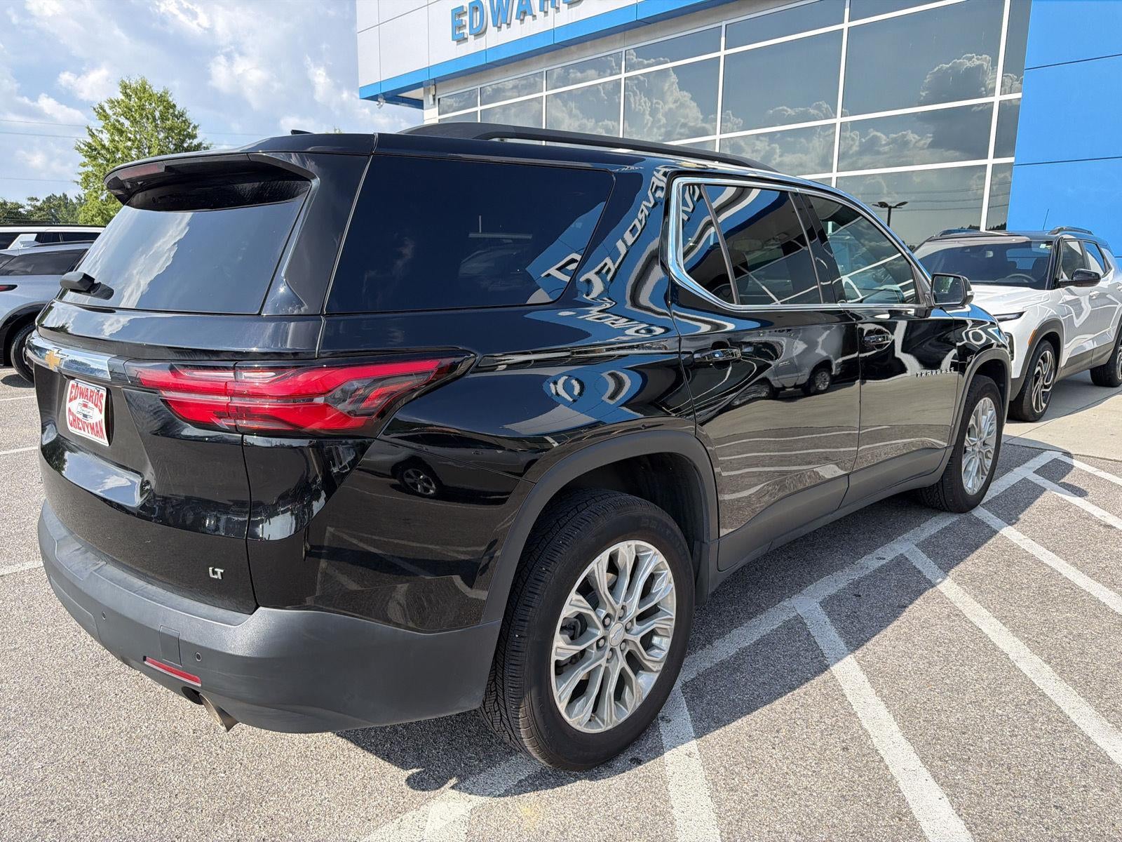 2022 Chevrolet Traverse LT Cloth