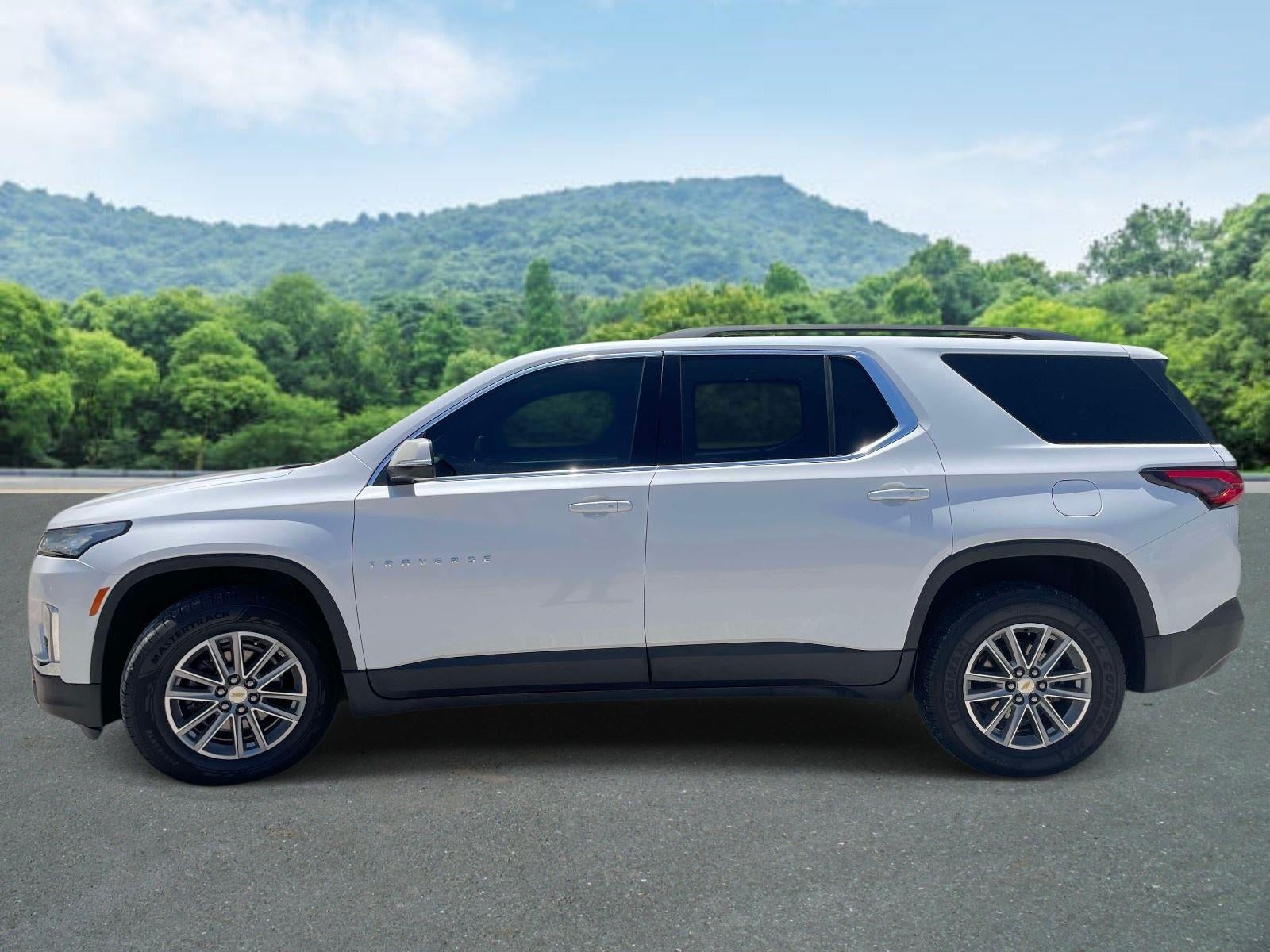 2022 Chevrolet Traverse LT Cloth