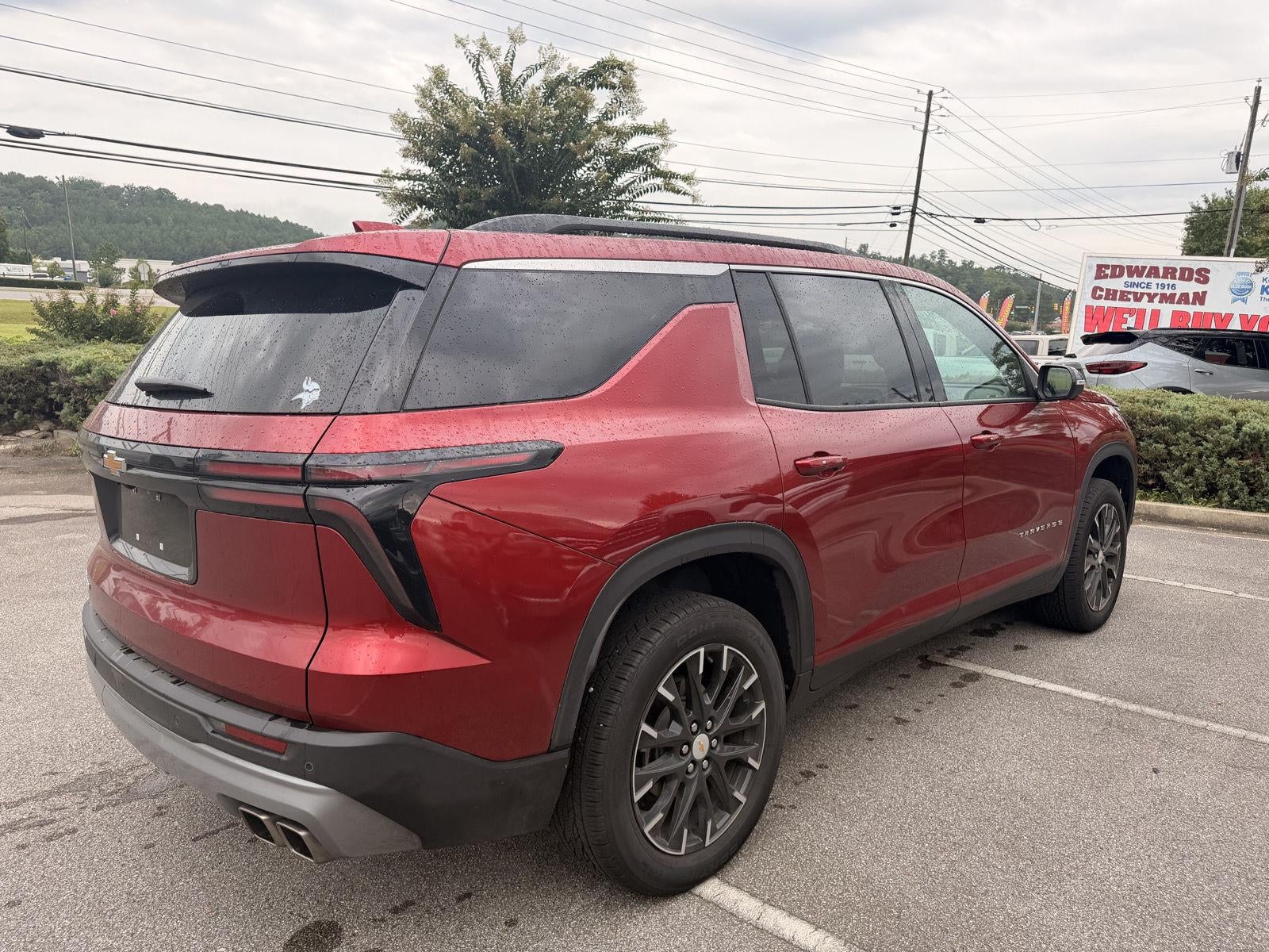 2025 Chevrolet Traverse LT