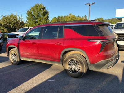 2025 Chevrolet Traverse LT
