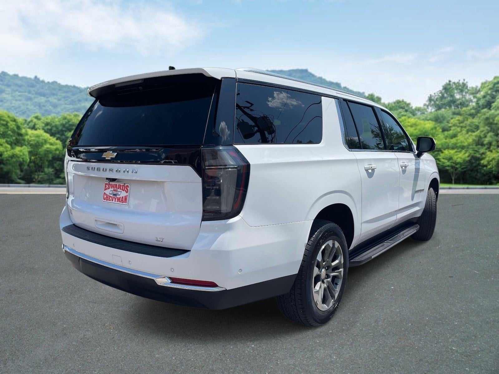 2025 Chevrolet Suburban LT