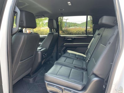 2025 Chevrolet Suburban LT