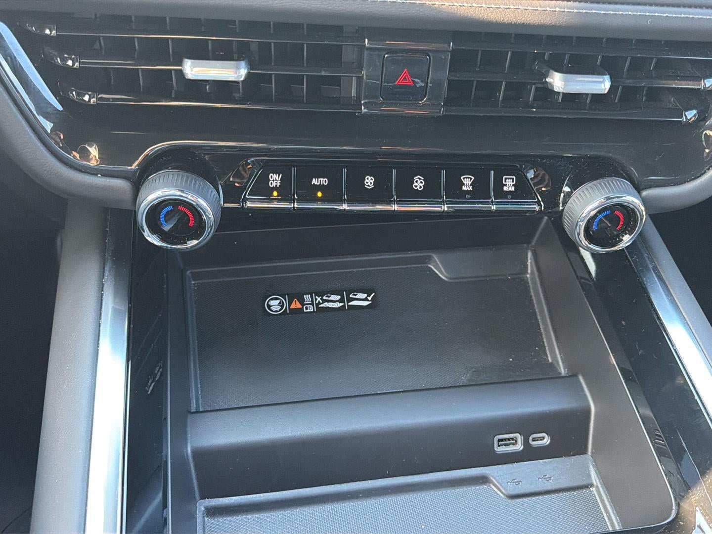 2025 Chevrolet Suburban LT