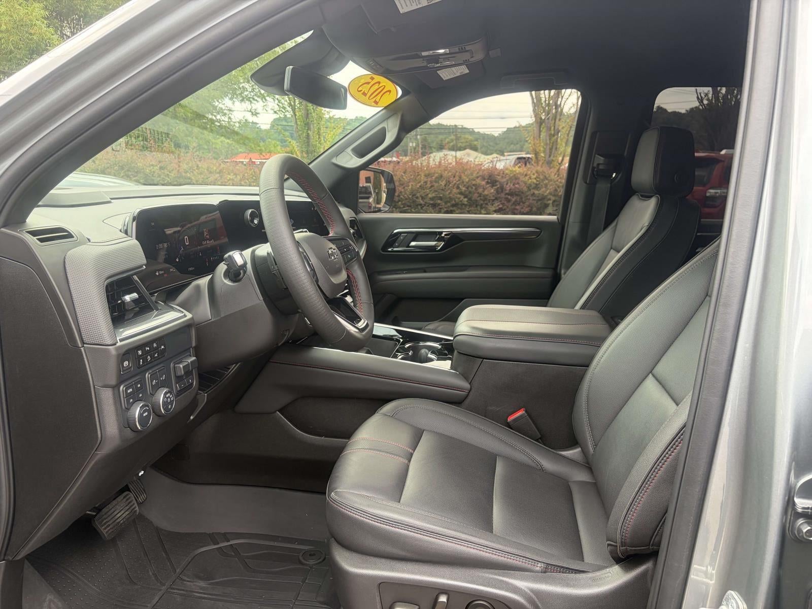 2025 Chevrolet Suburban RST