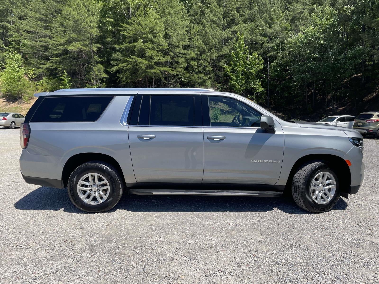 2023 Chevrolet Suburban LT