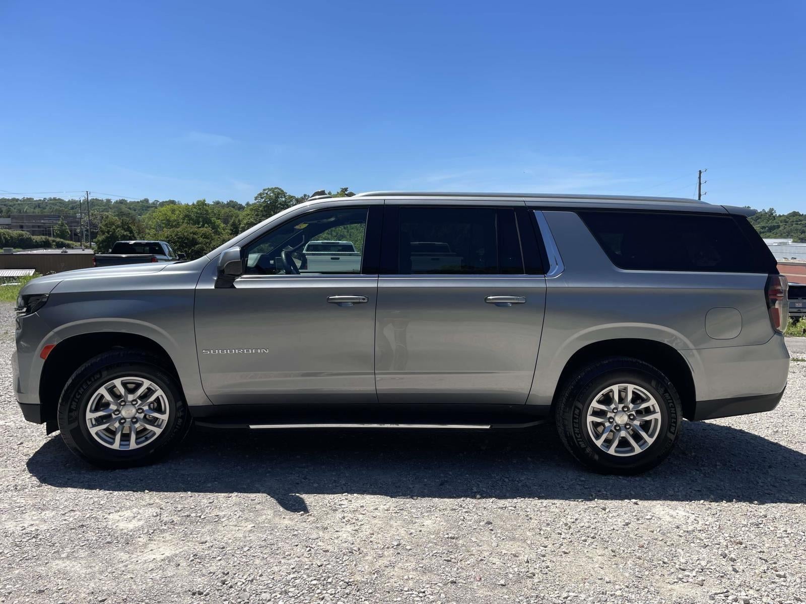 2023 Chevrolet Suburban LT