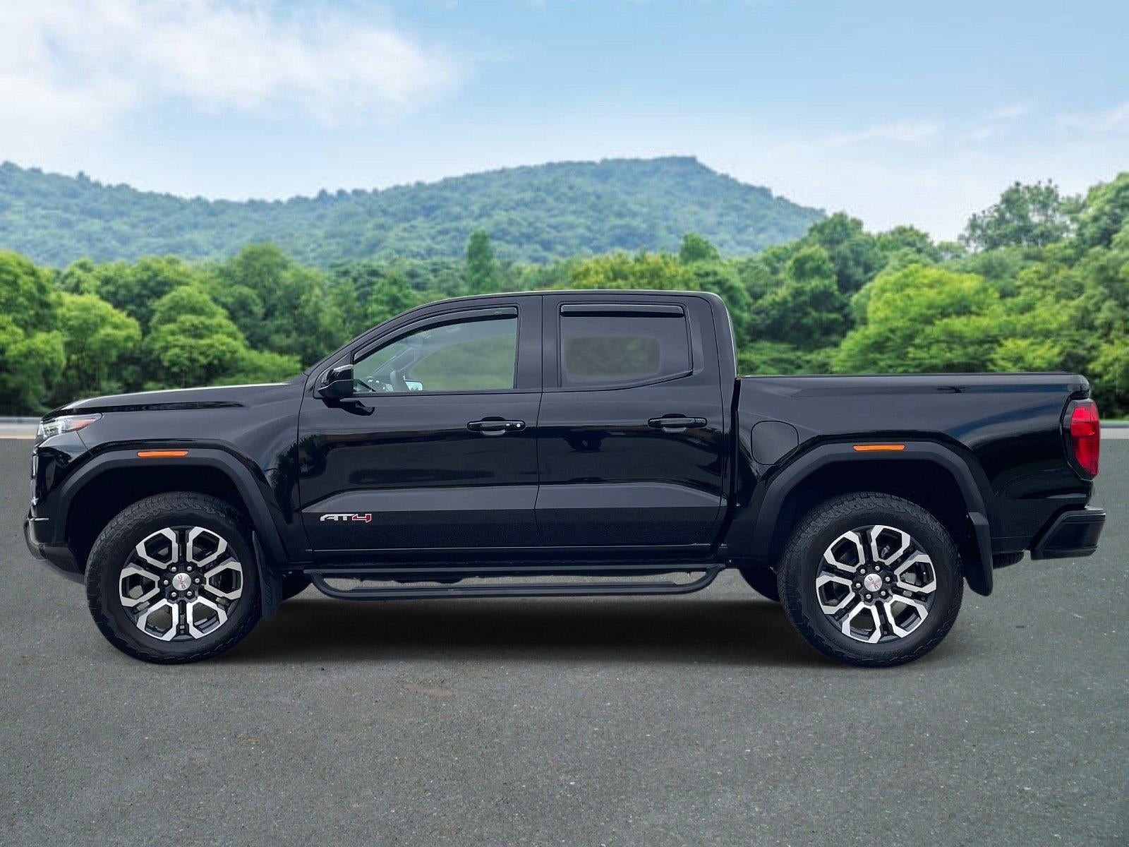 2024 GMC Canyon AT4
