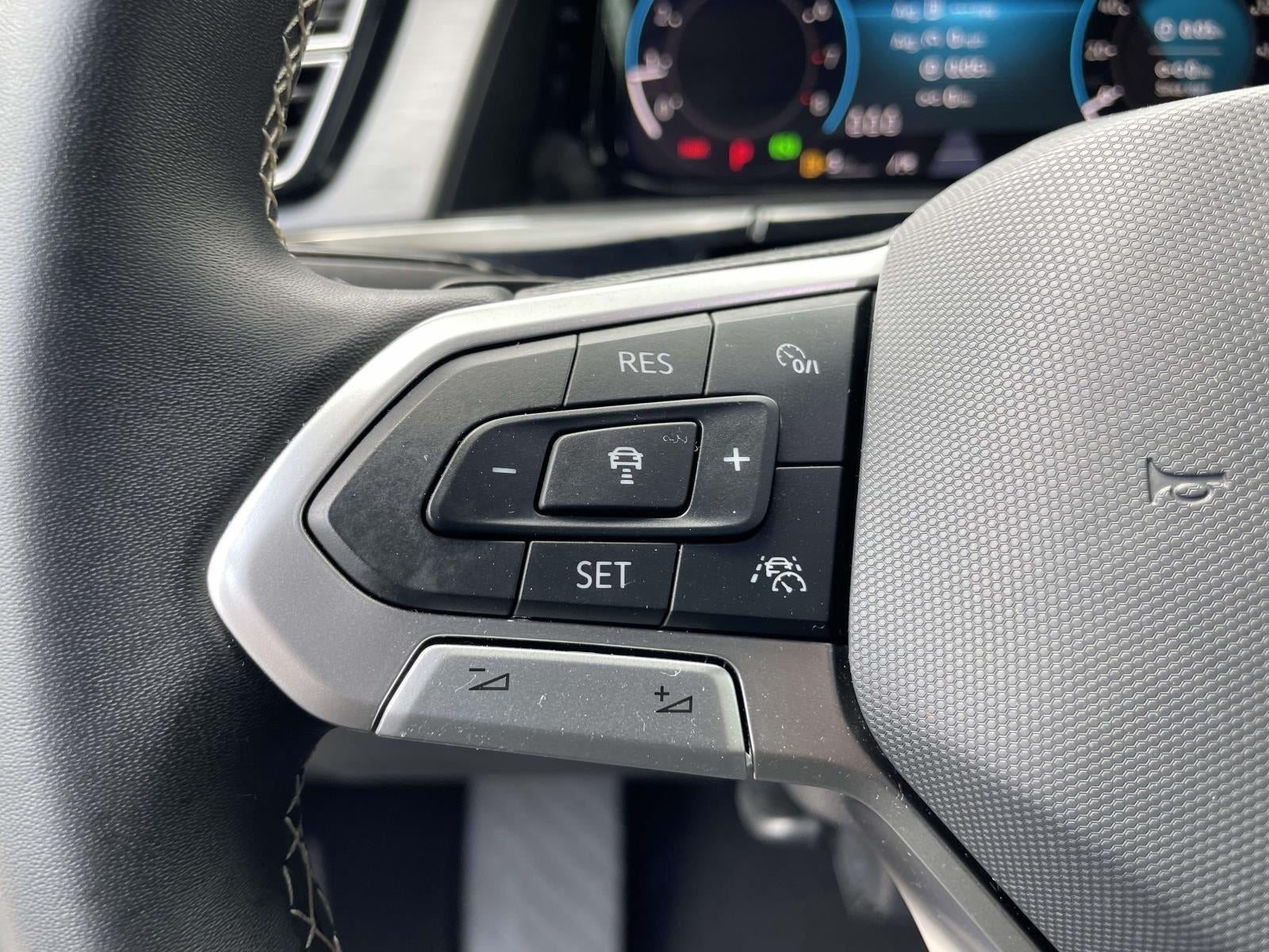 2024 Volkswagen Atlas Cross Sport 2.0T SE