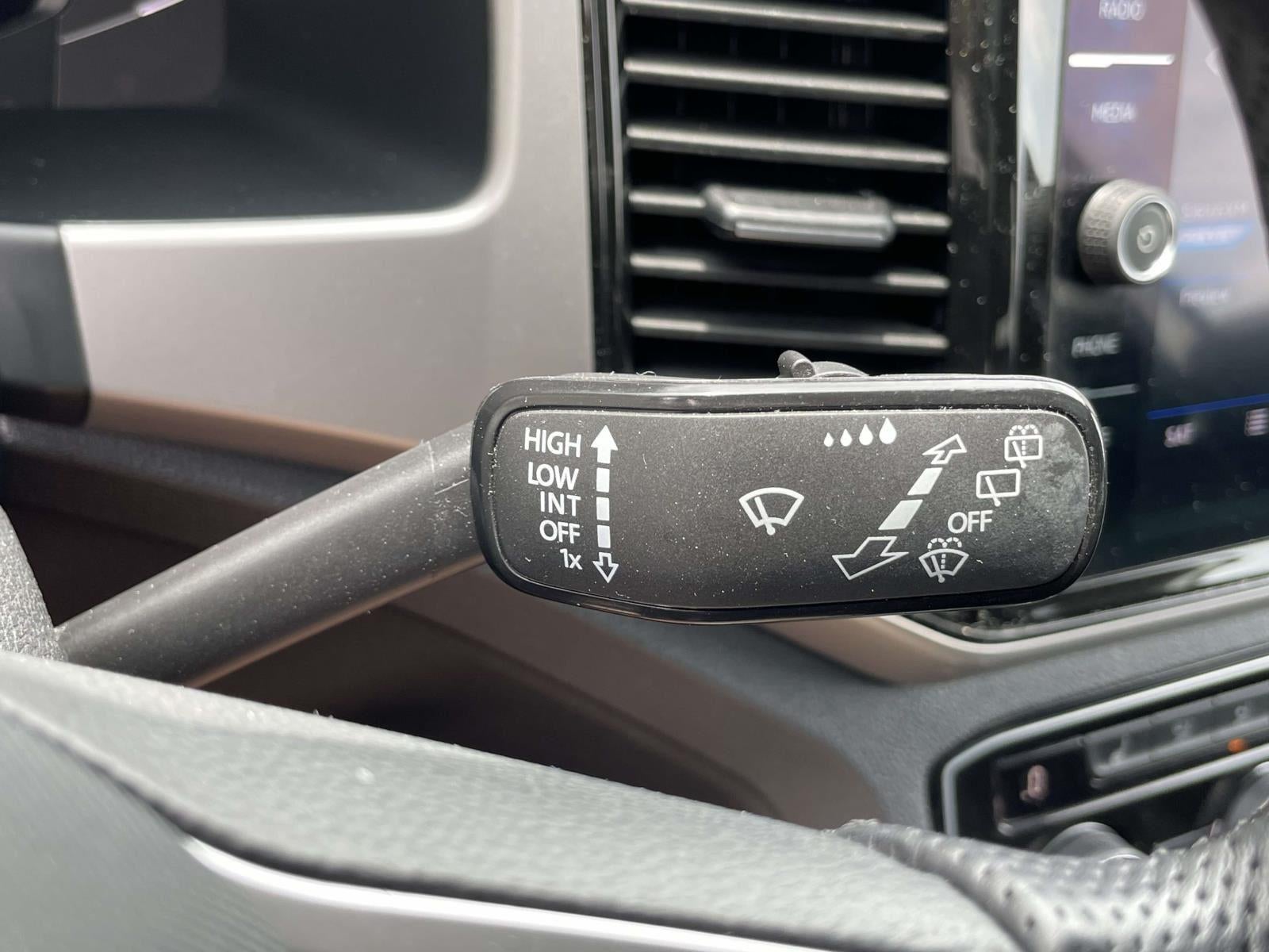 2020 Volkswagen Atlas Cross Sport 3.6L V6 SEL R-Line