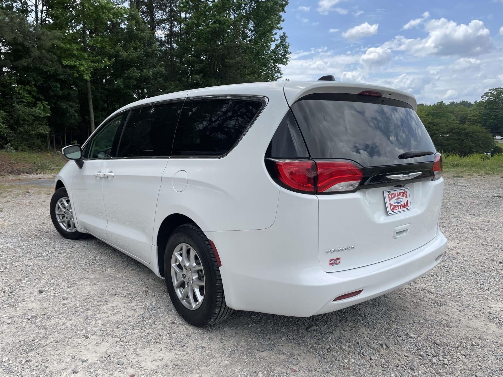 2023 Chrysler Voyager LX