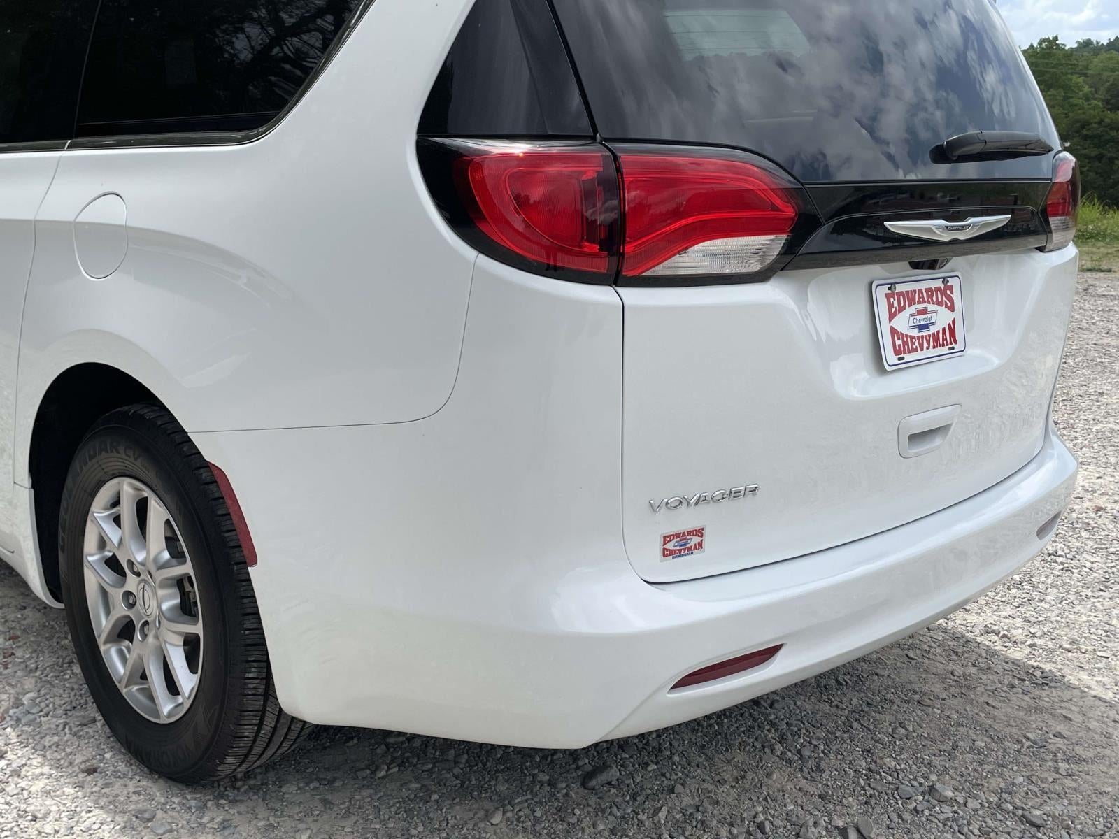 2023 Chrysler Voyager LX