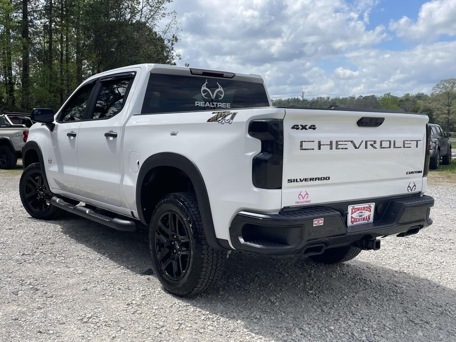 2023 Chevrolet Silverado 1500 Custom Trail Boss