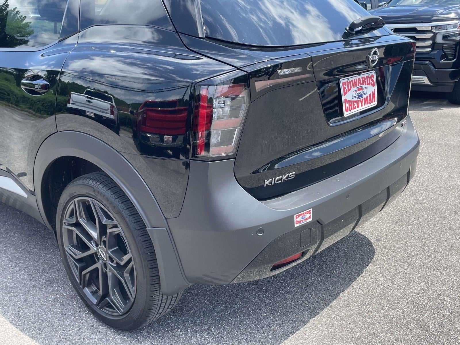 2025 Nissan Kicks SR