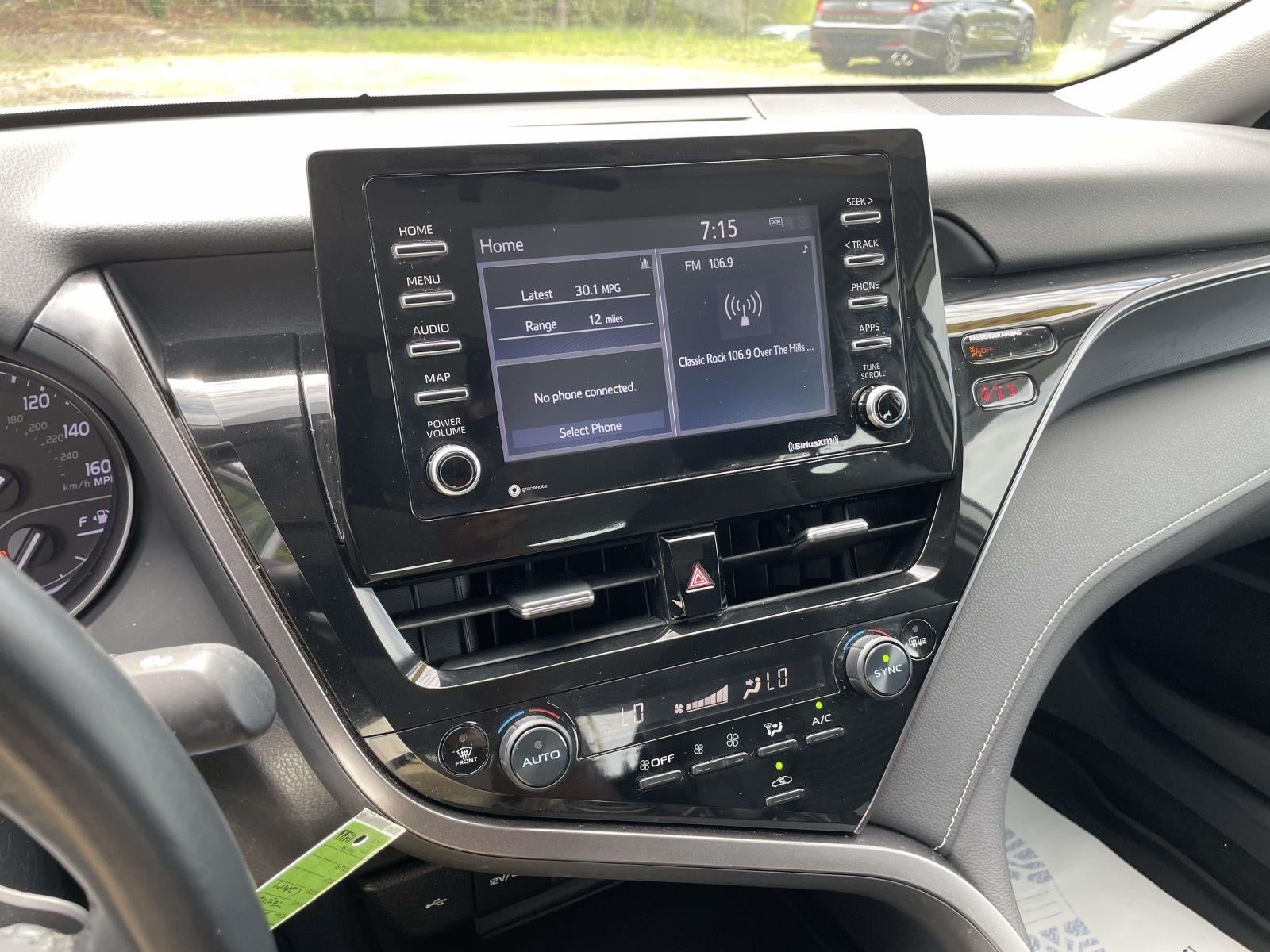 2022 Toyota Camry SE