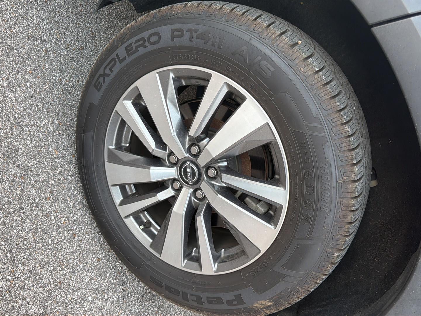 2022 Nissan Pathfinder SL