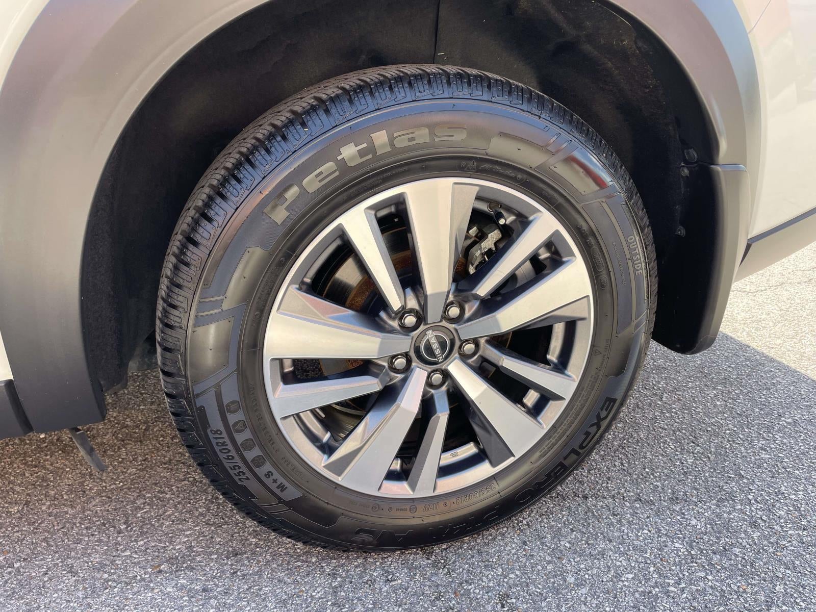 2022 Nissan Pathfinder SL