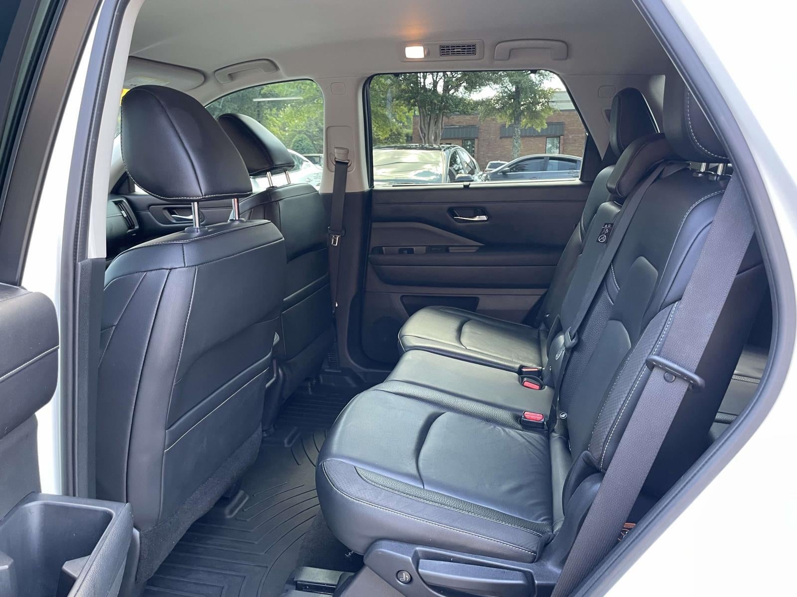 2022 Nissan Pathfinder SL