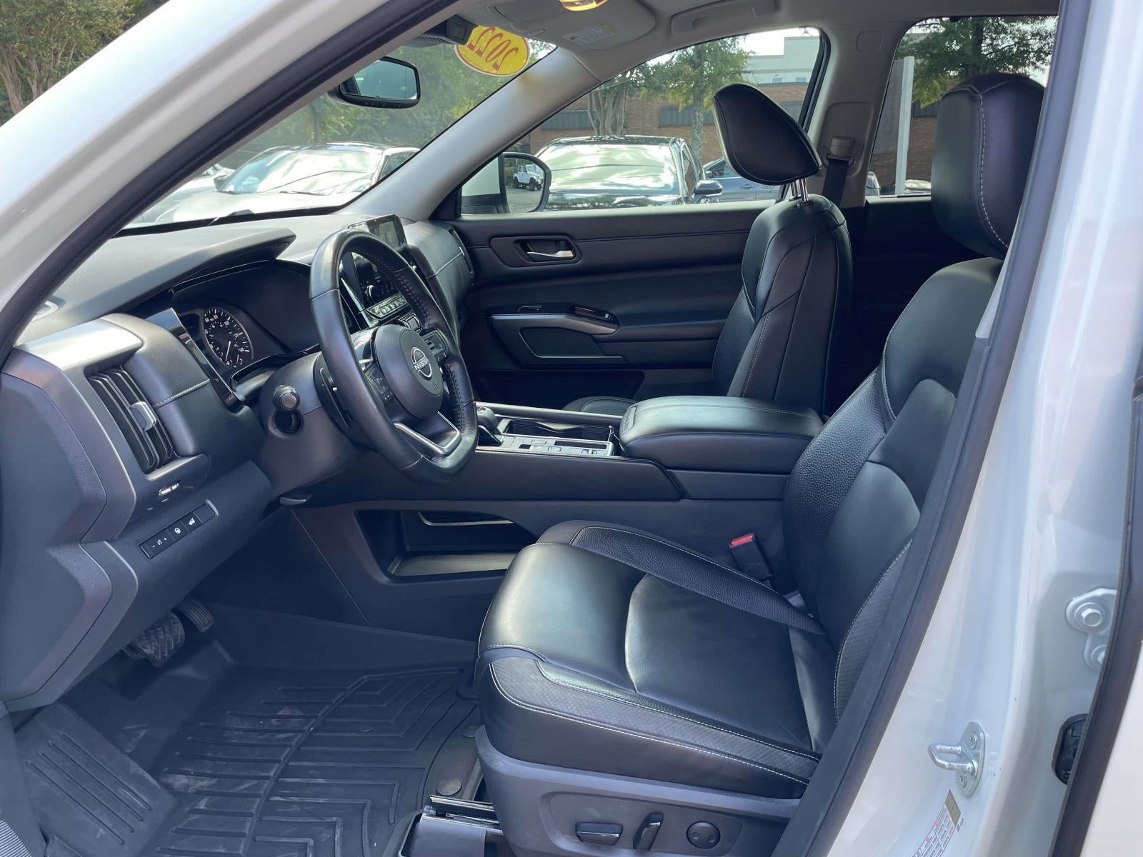 2022 Nissan Pathfinder SL