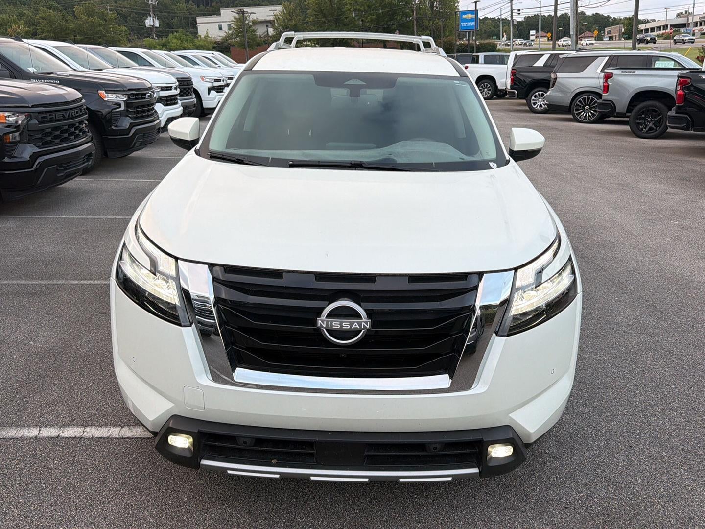 2022 Nissan Pathfinder SL