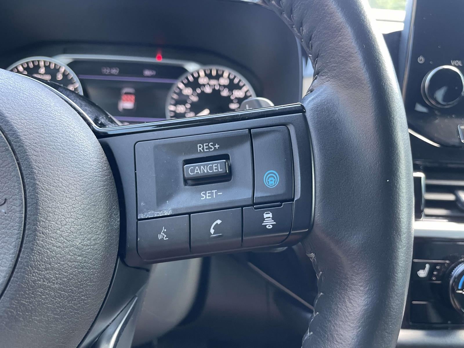 2022 Nissan Pathfinder SL