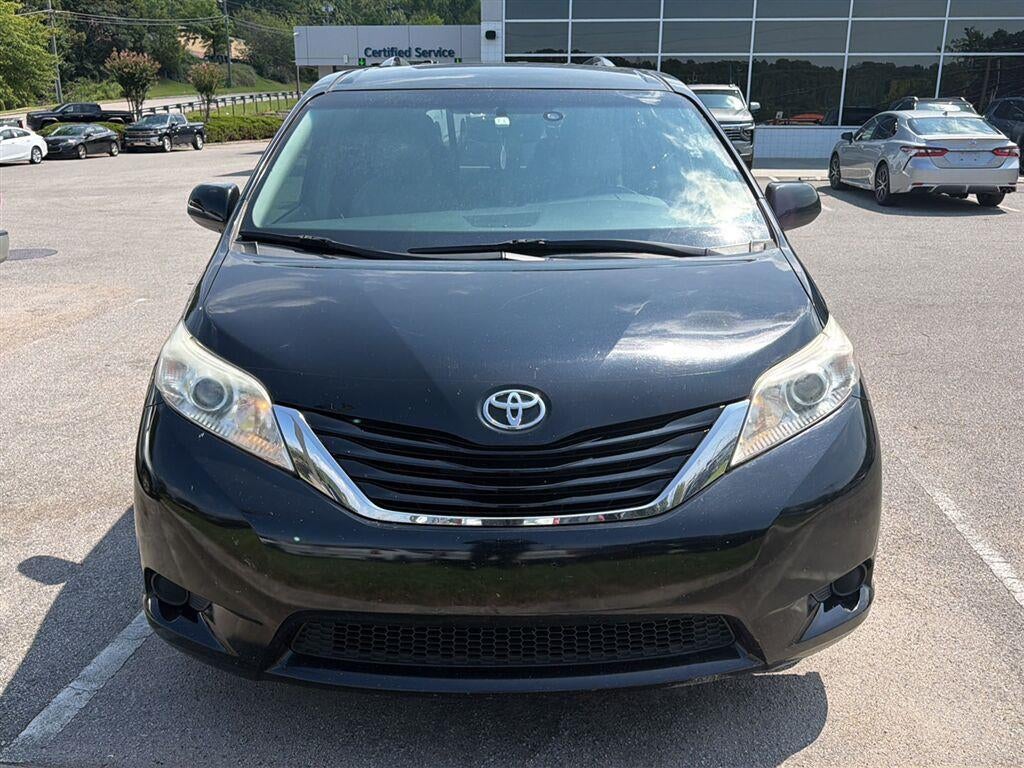2017 Toyota Sienna LE Auto Access Seat