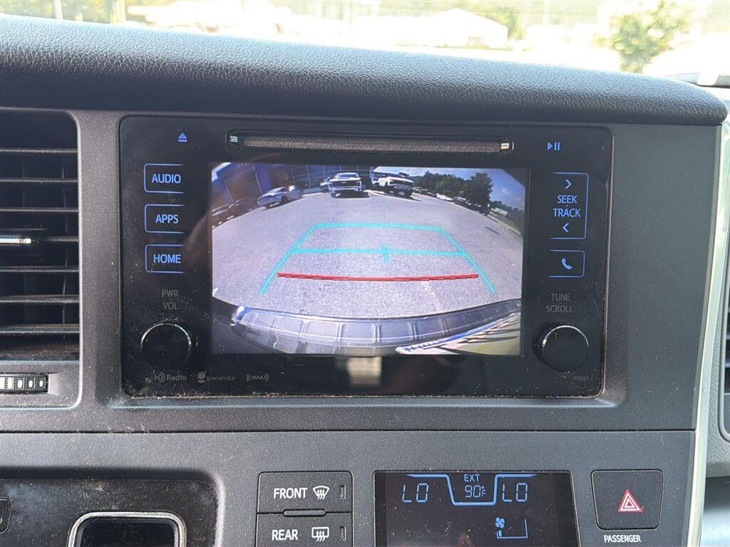 2017 Toyota Sienna LE Auto Access Seat